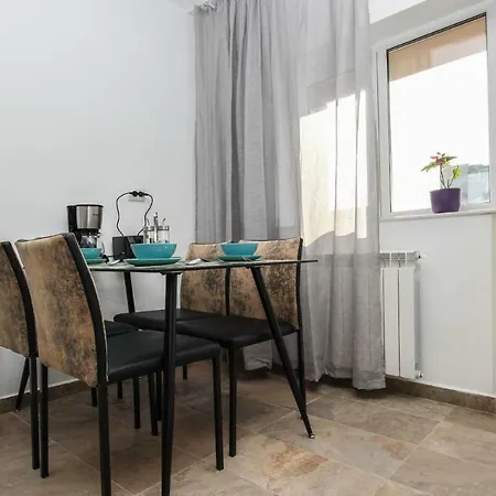 Victoria 99 Sqm Luxury Lejlighed Bukarest