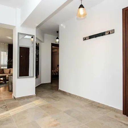Victoria 99 Sqm Luxury * Βουκουρέστι